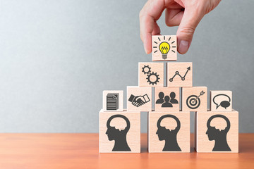 一个新人该如何做好房产中介？